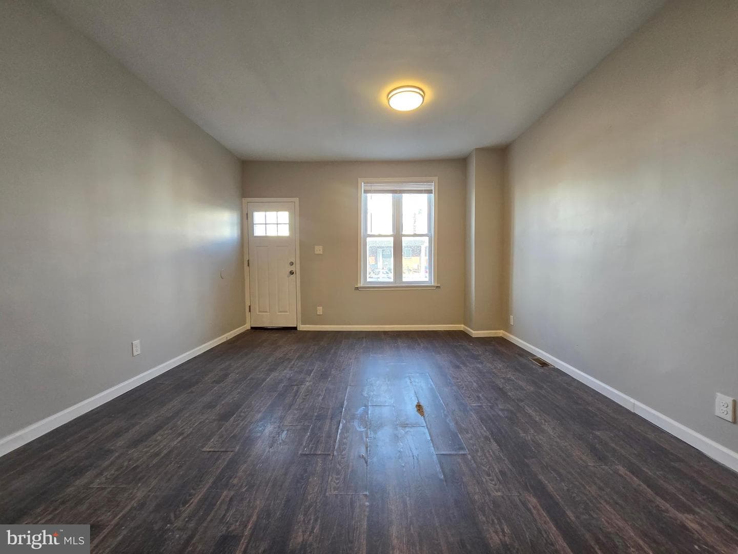 2260 E Cambria Street photo 6
