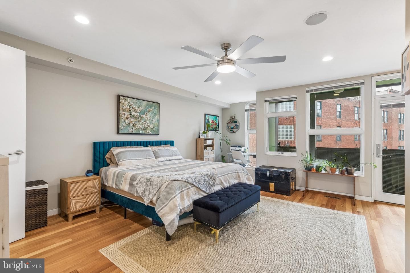 151 W Laurel Street #a photo 33