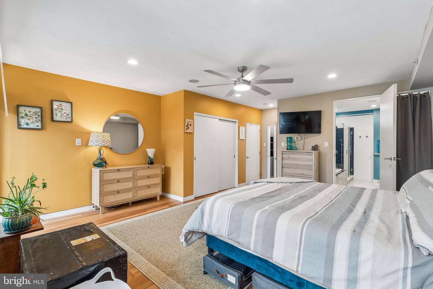 151 W Laurel Street #a photo 36