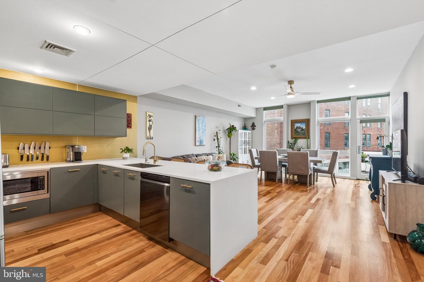 151 W Laurel Street #a photo 7