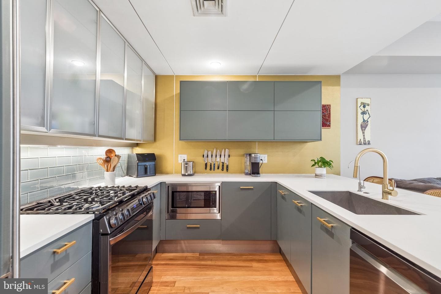 151 W Laurel Street #a photo 8