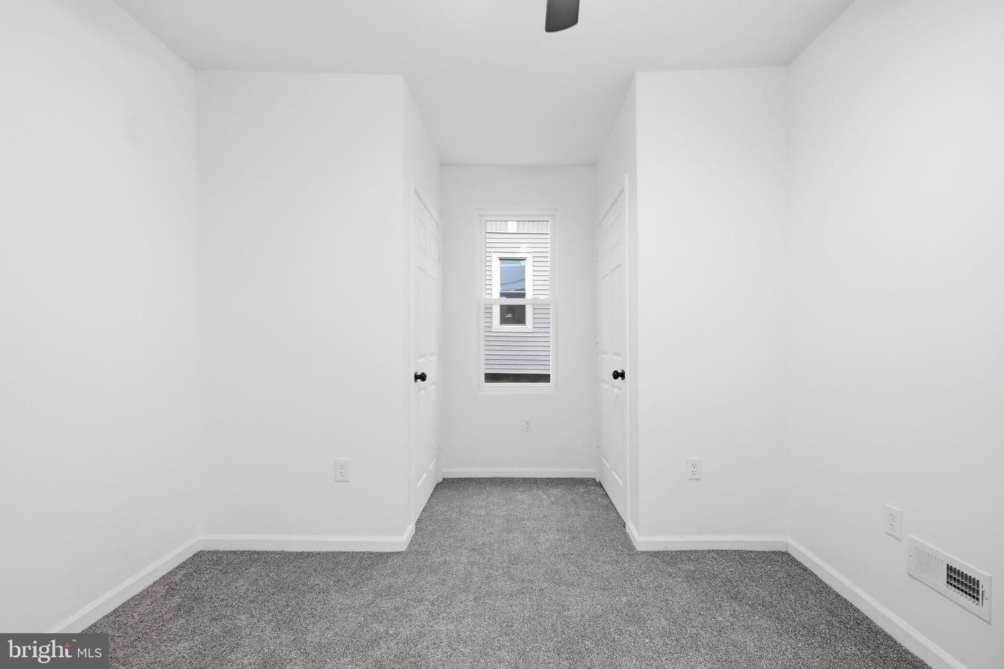 5753 Catharine Street photo 25