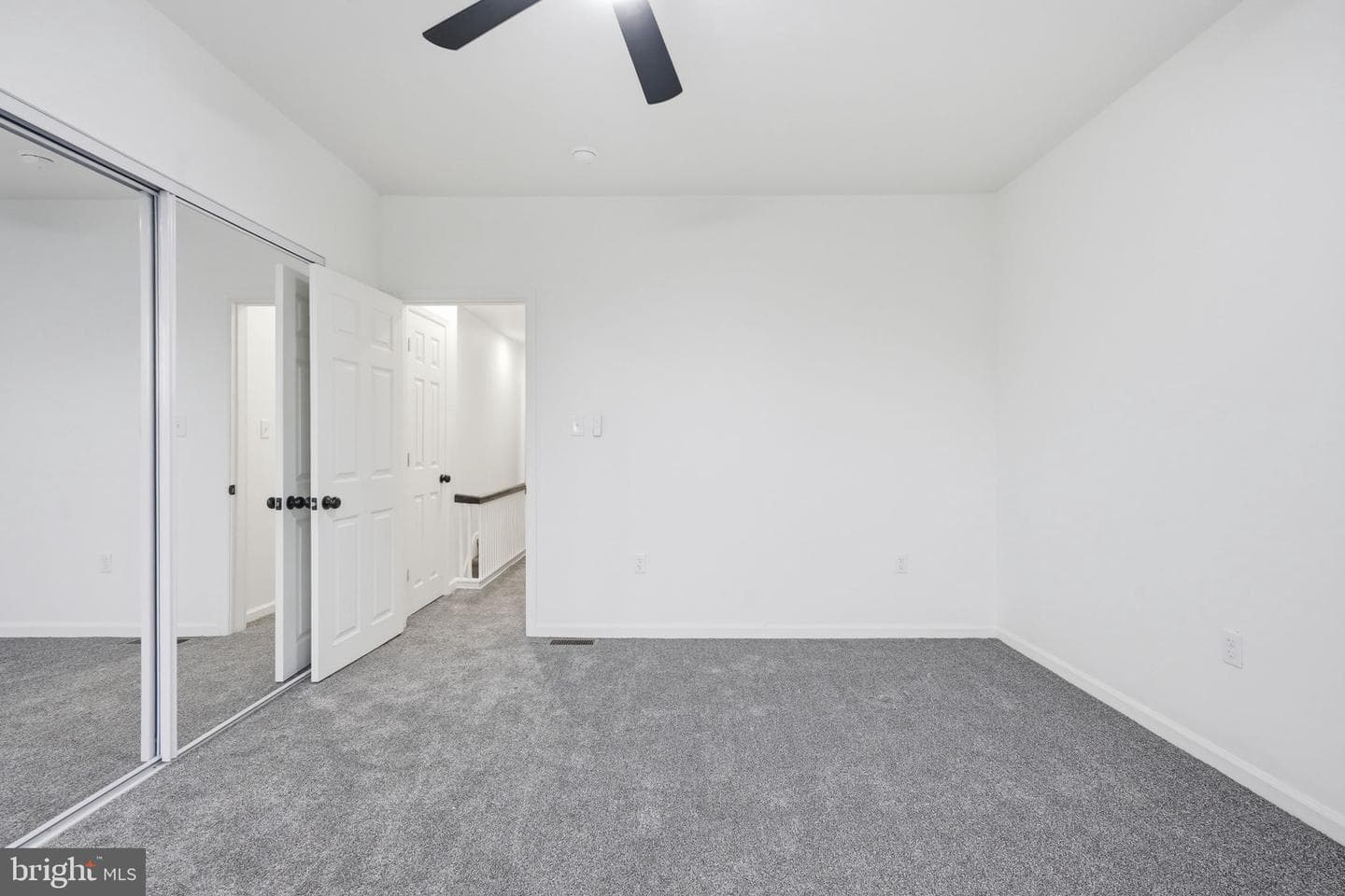 5753 Catharine Street photo 29