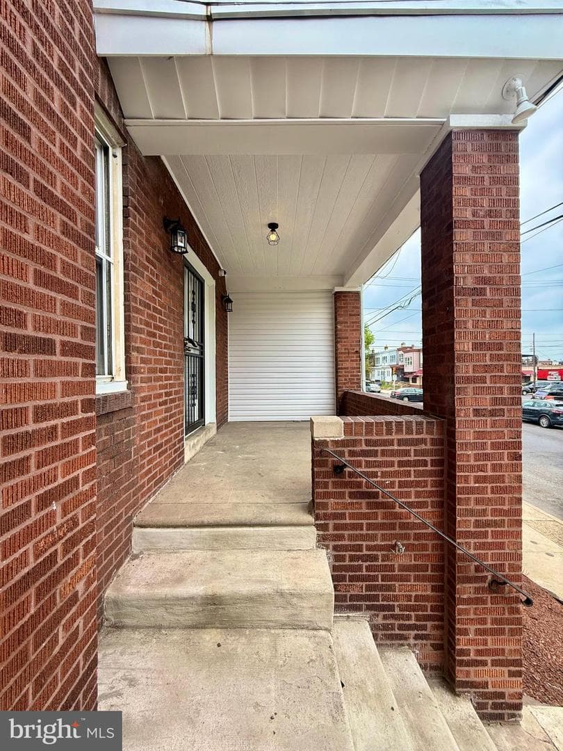 207 W Nedro Avenue photo 3