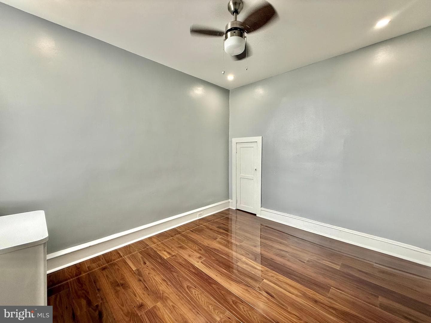 207 W Nedro Avenue photo 53