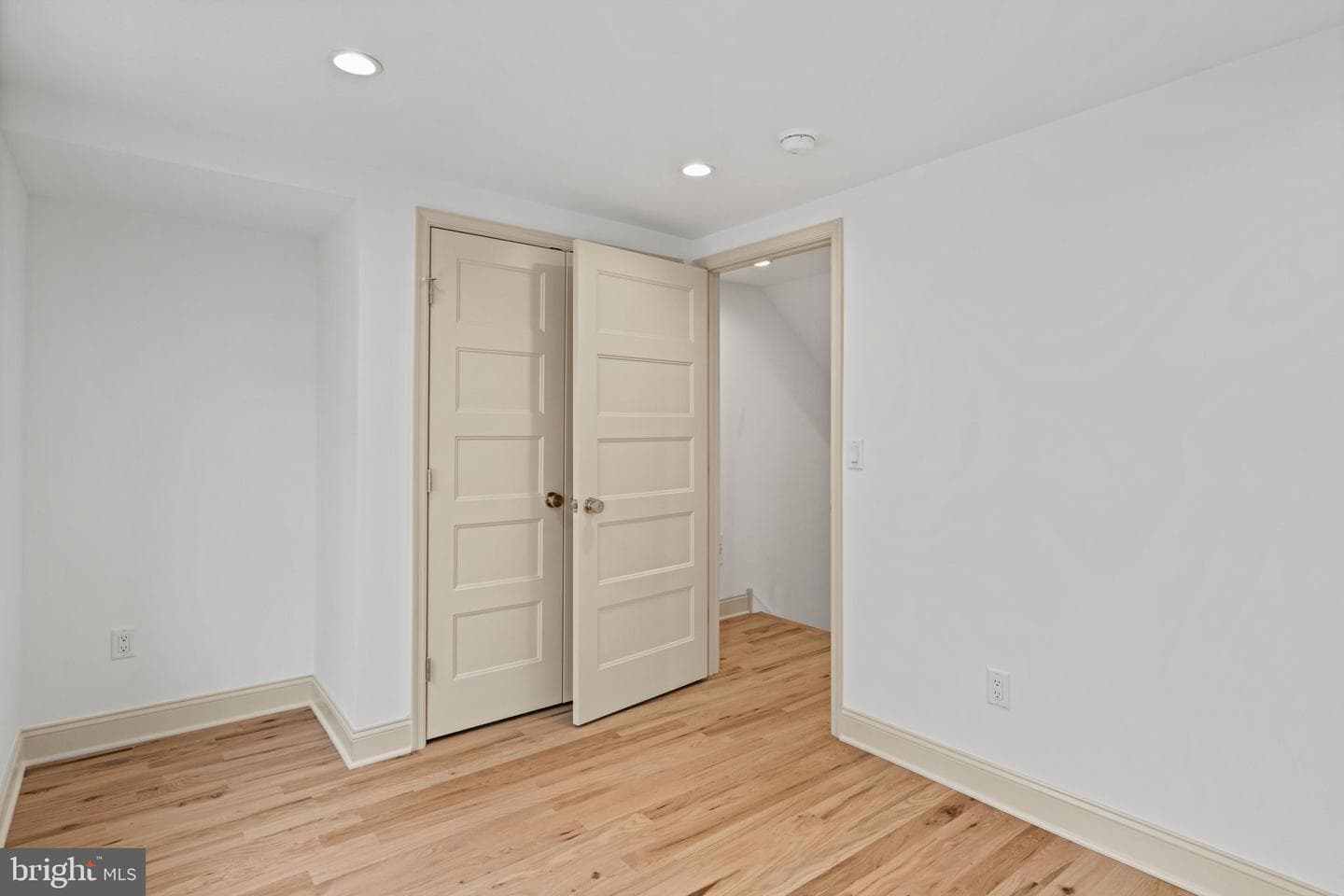 739 Earp Street photo 17