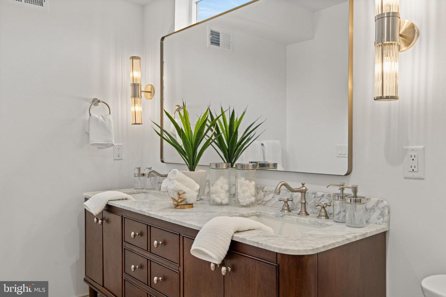 739 Earp Street photo 31