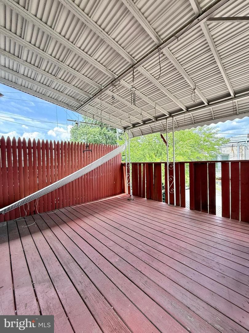 5461 Diamond Street photo 100