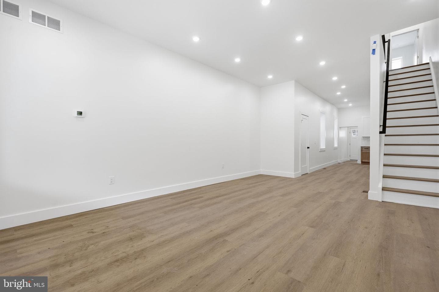 5517 Hunter Street photo 4