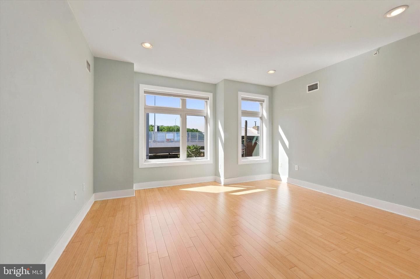 2544 Salmon Street photo 10