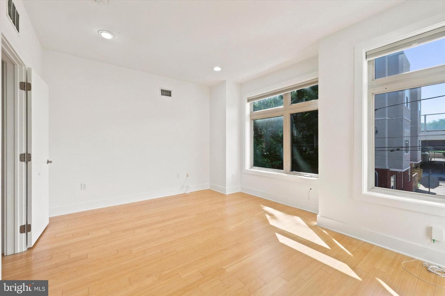 2544 Salmon Street photo 16