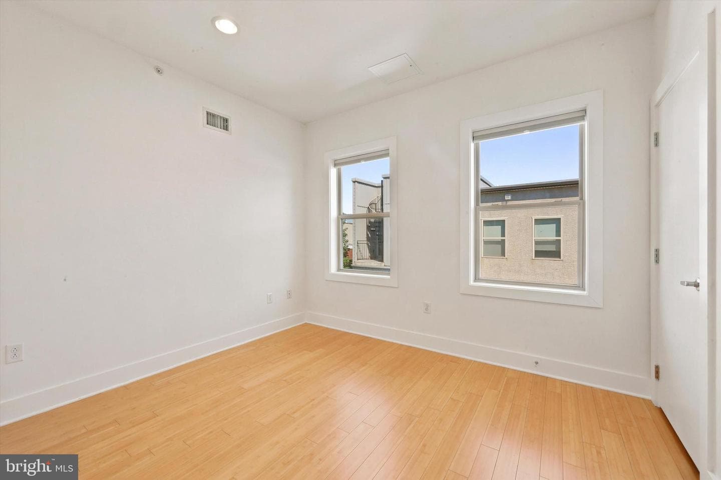 2544 Salmon Street photo 23