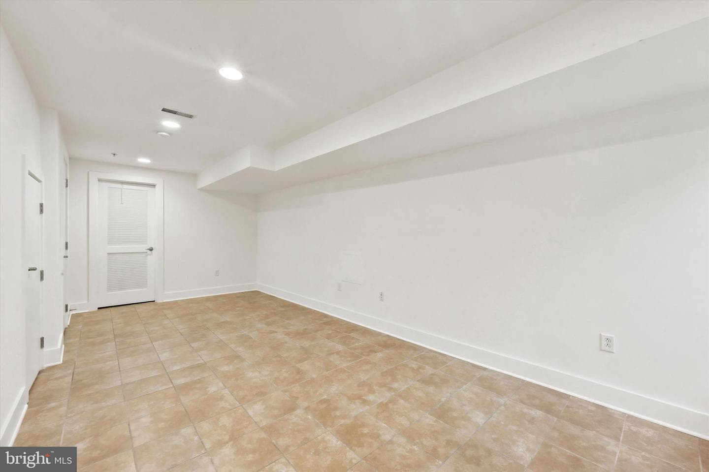2544 Salmon Street photo 25