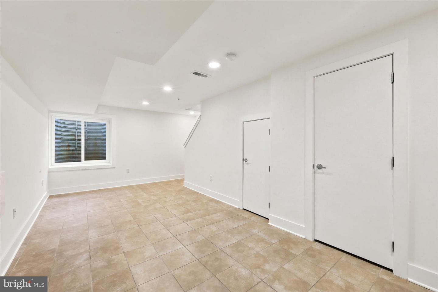 2544 Salmon Street photo 27