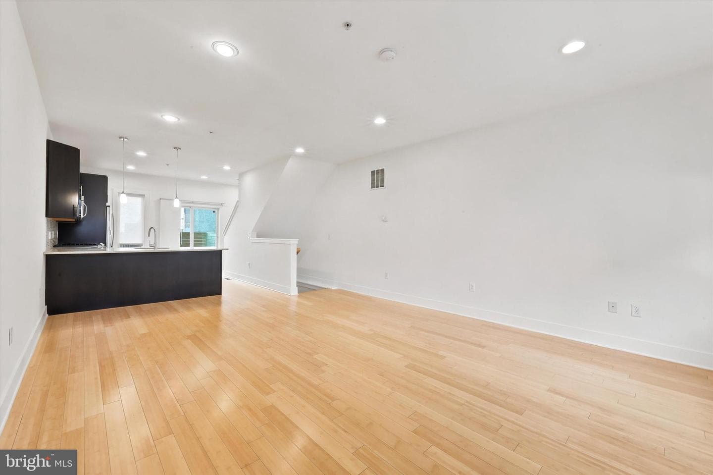 2544 Salmon Street photo 4