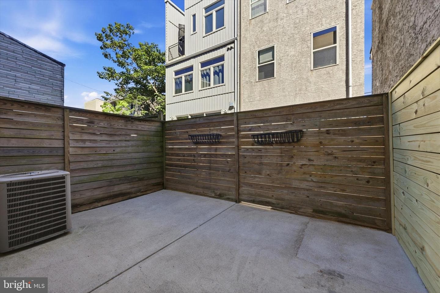 2544 Salmon Street photo 8