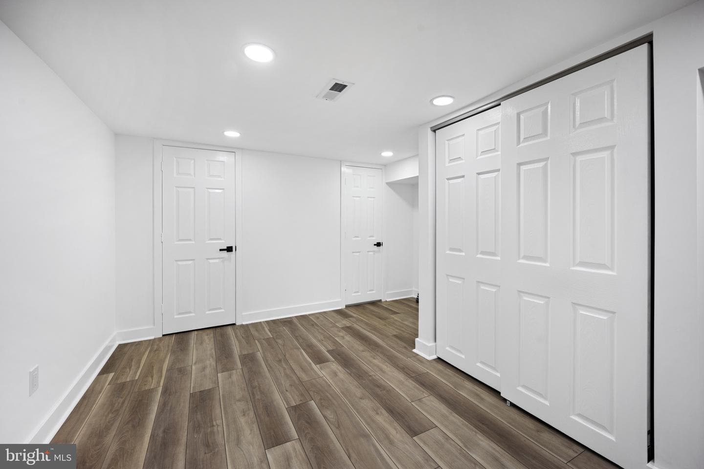 7100 N Broad Street photo 16