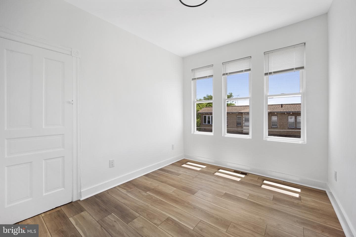 7100 N Broad Street photo 21