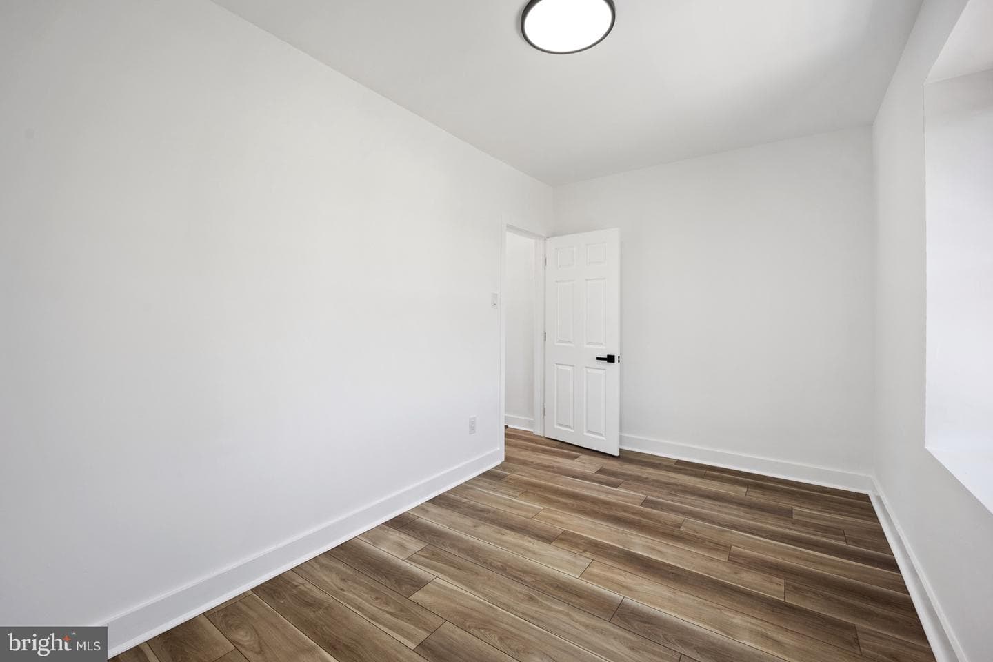 7100 N Broad Street photo 28