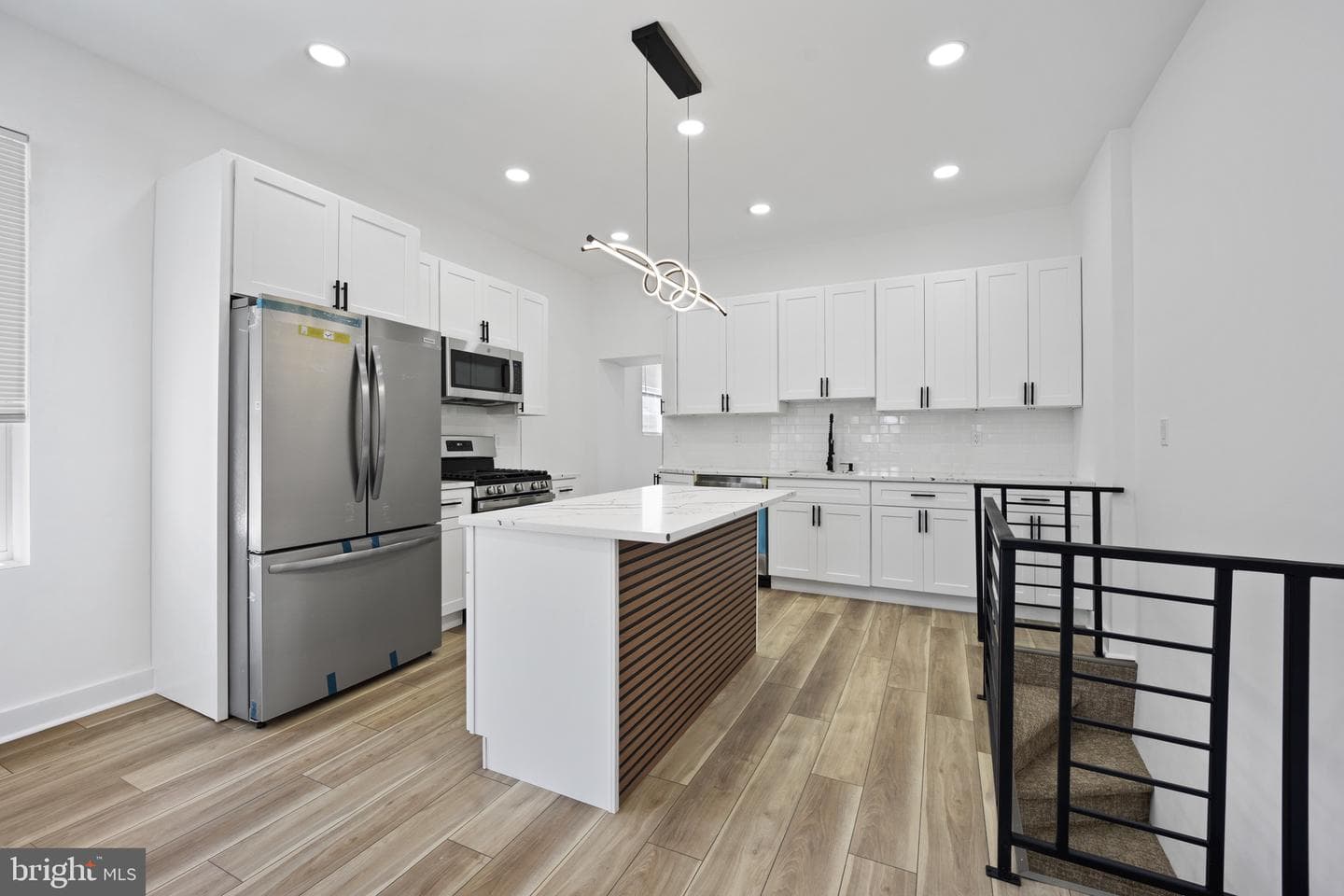 7100 N Broad Street photo 5