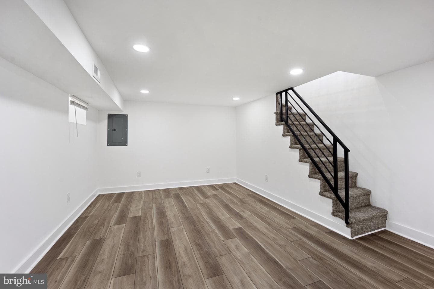 7100 N Broad Street photo 9