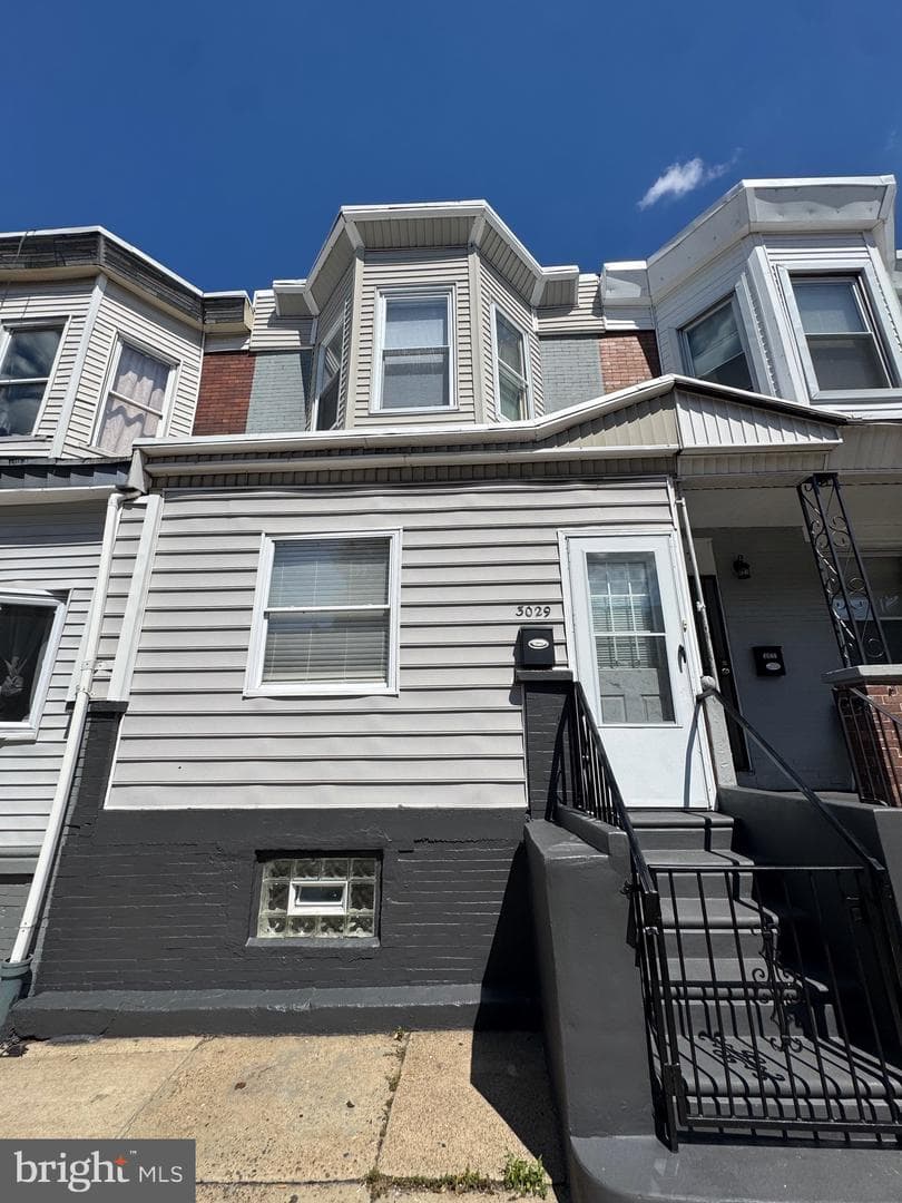 3029 N Front Street photo 1