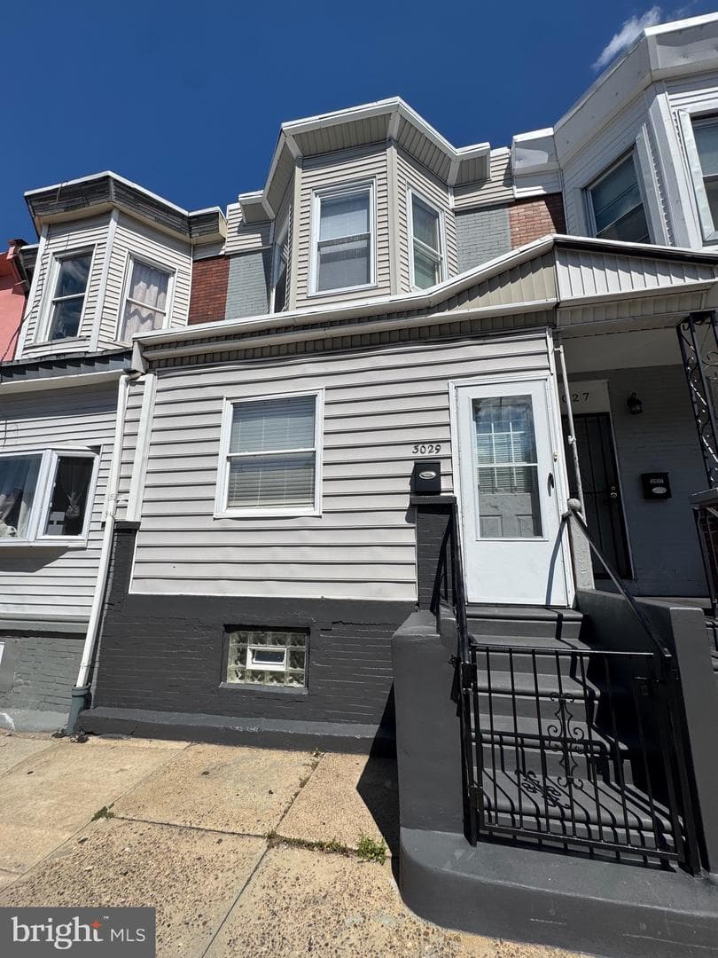 3029 N Front Street photo 2