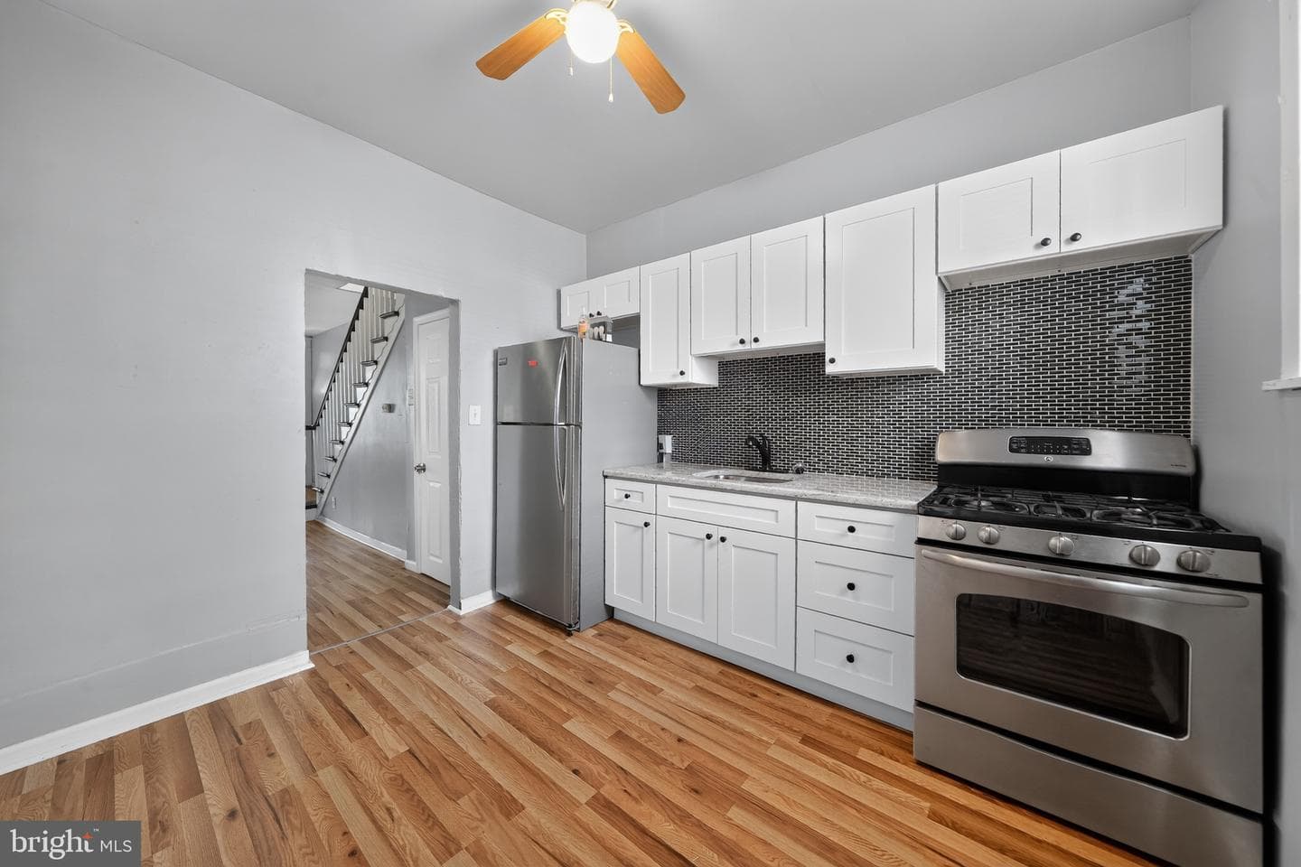2220 S Croskey Street photo 6