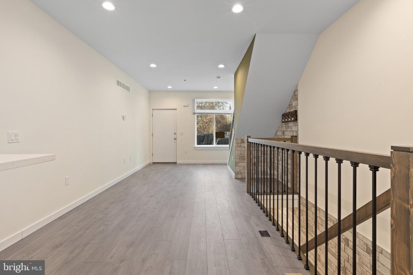 2035 N Orianna Street photo 7