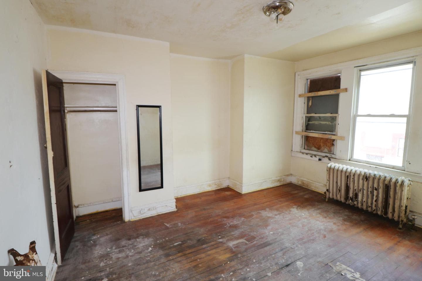 406 W Grange Avenue photo 18