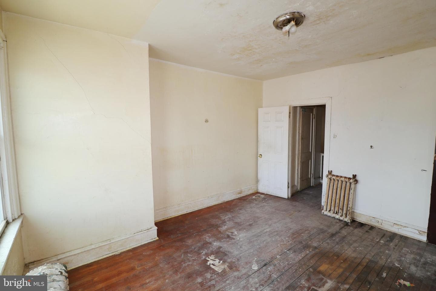 406 W Grange Avenue photo 19
