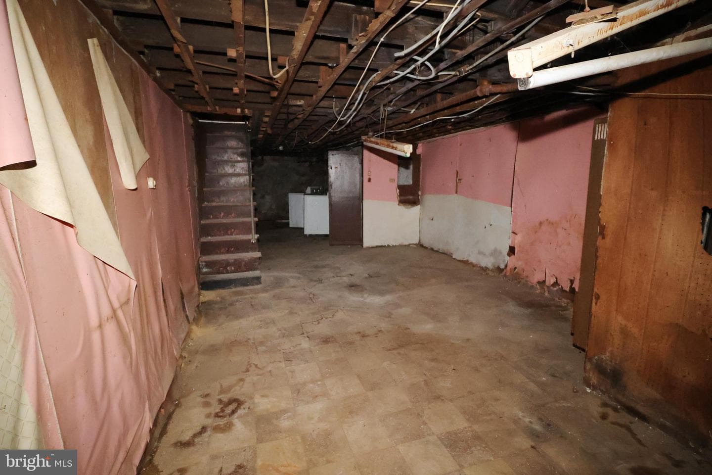 406 W Grange Avenue photo 22