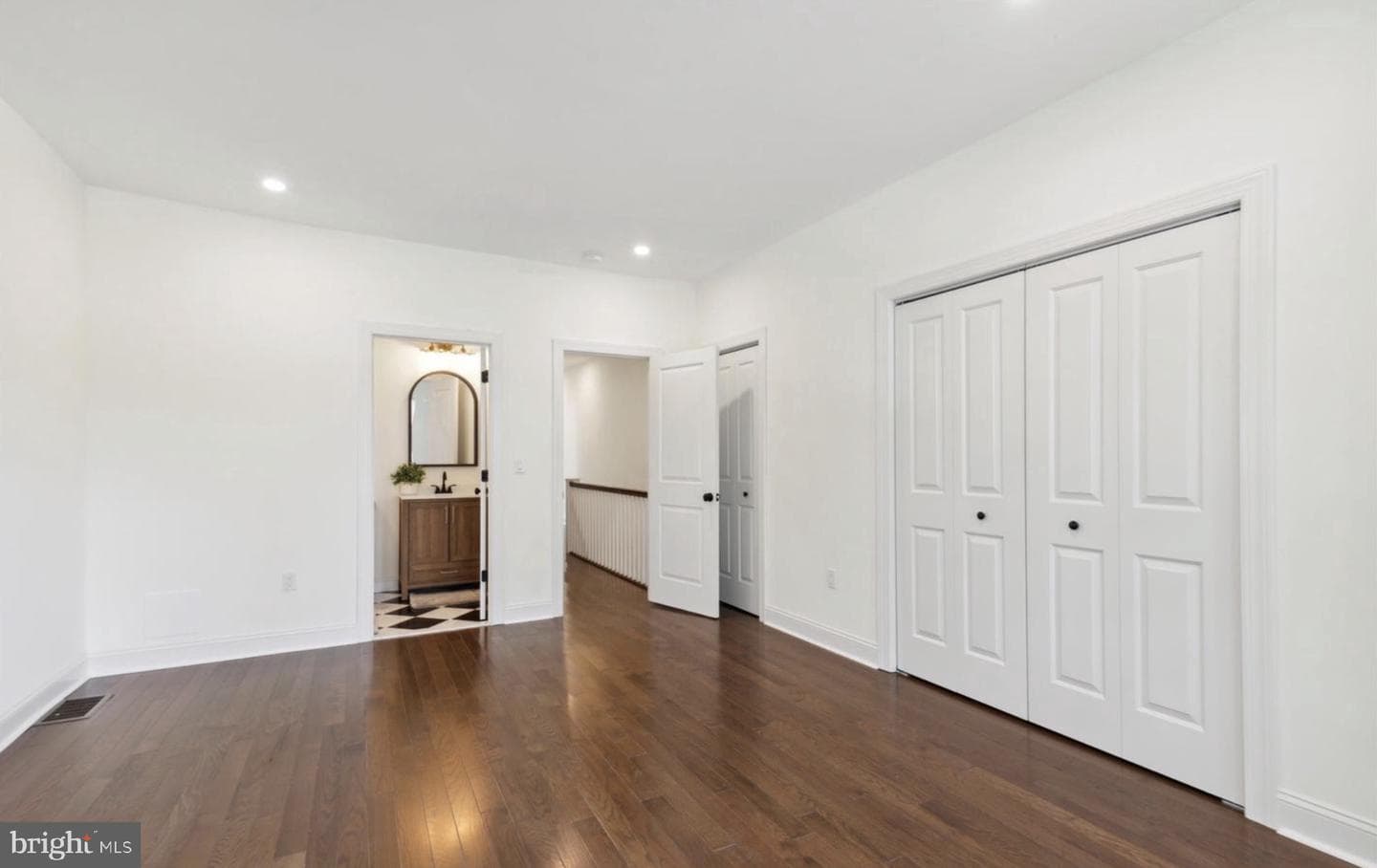 5516 Cedar Avenue photo 32