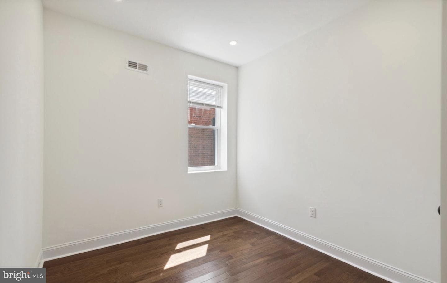 5516 Cedar Avenue photo 36