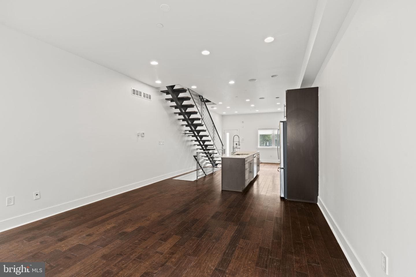 1220 Crease Street photo 13