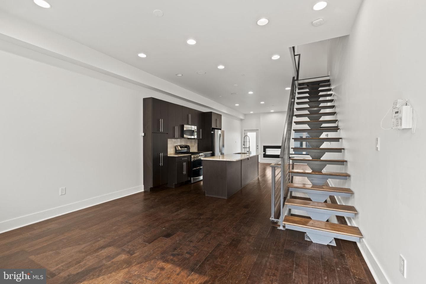 1220 Crease Street photo 14