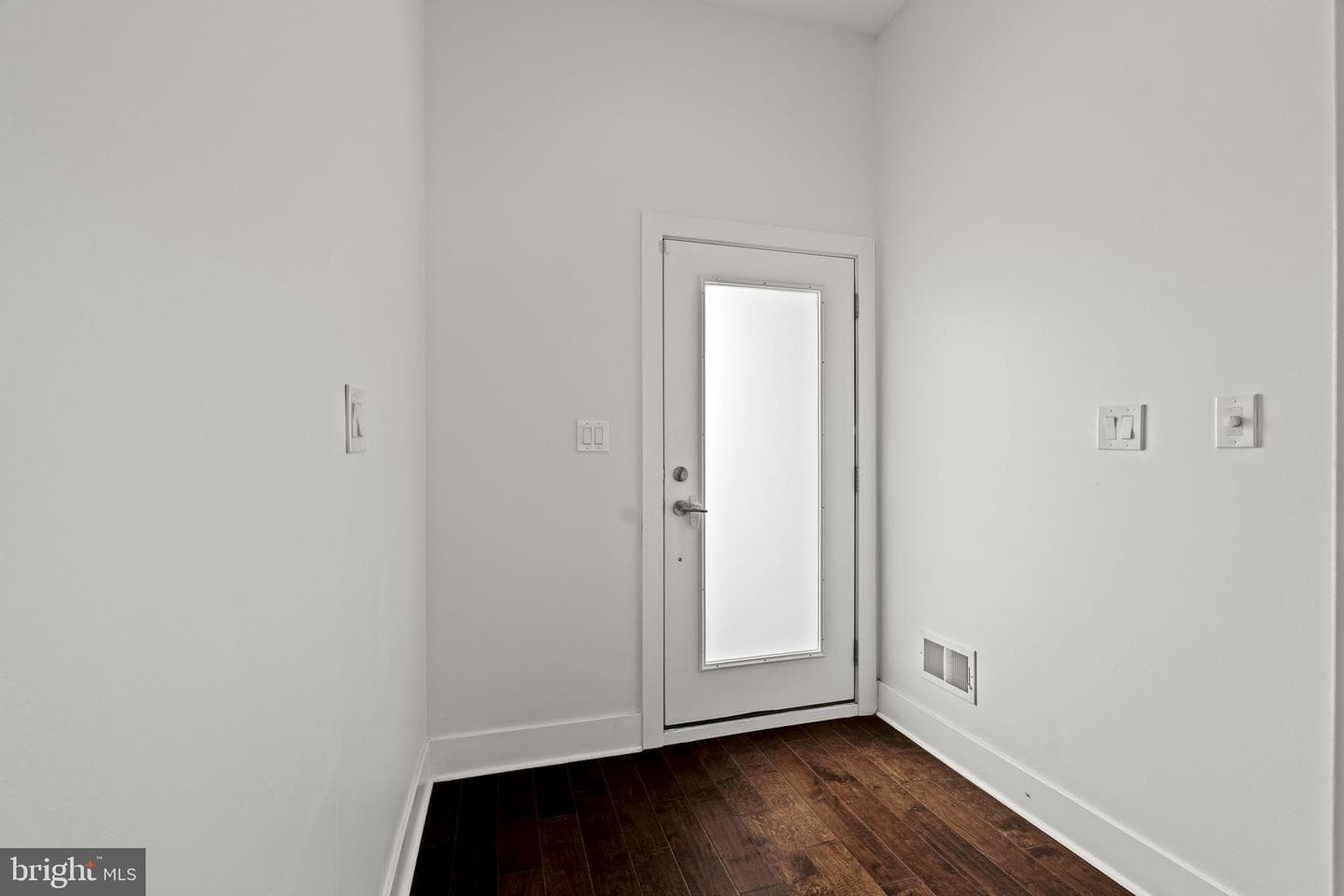 1220 Crease Street photo 21