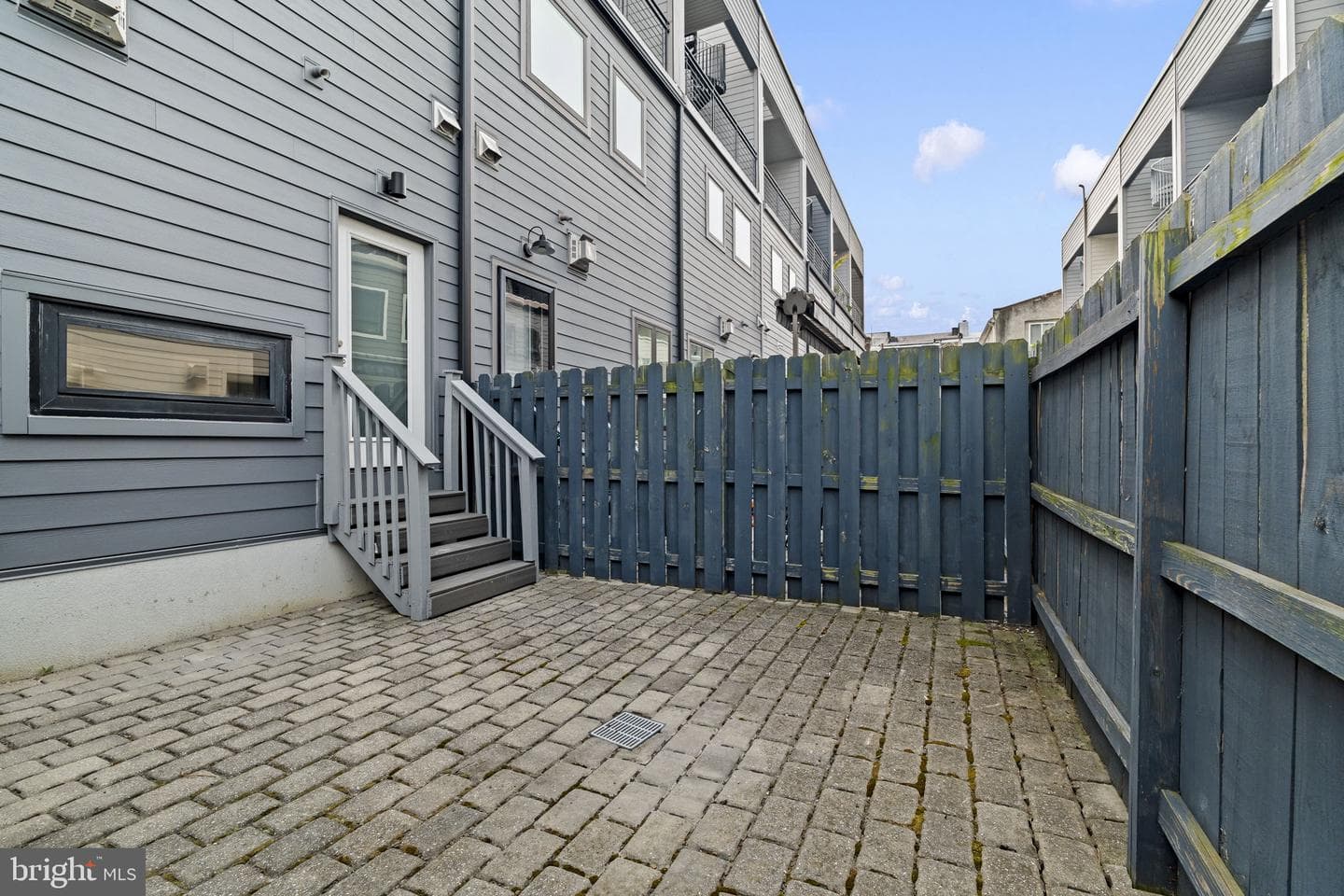 1220 Crease Street photo 43