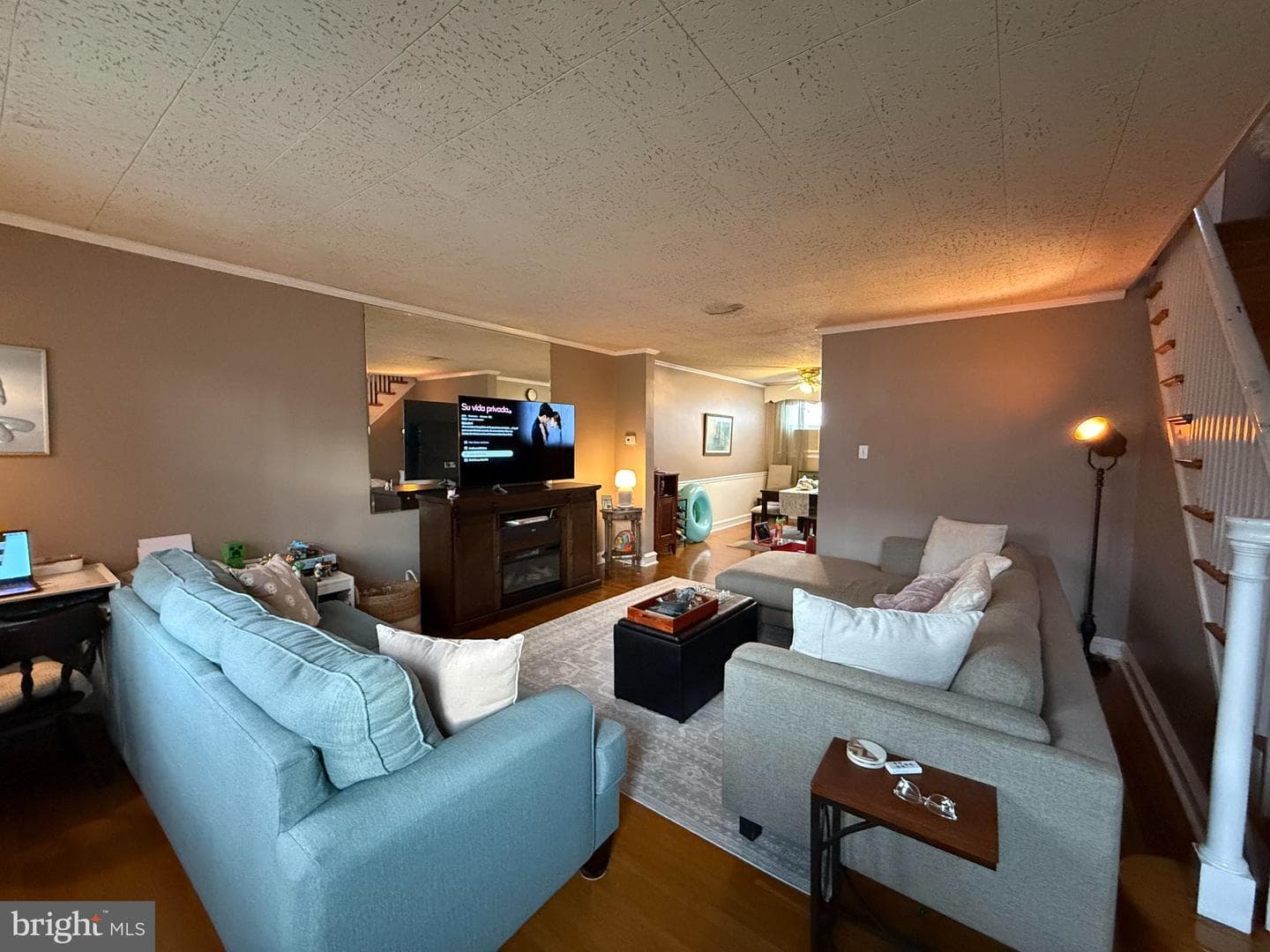 6239 Montague photo 3