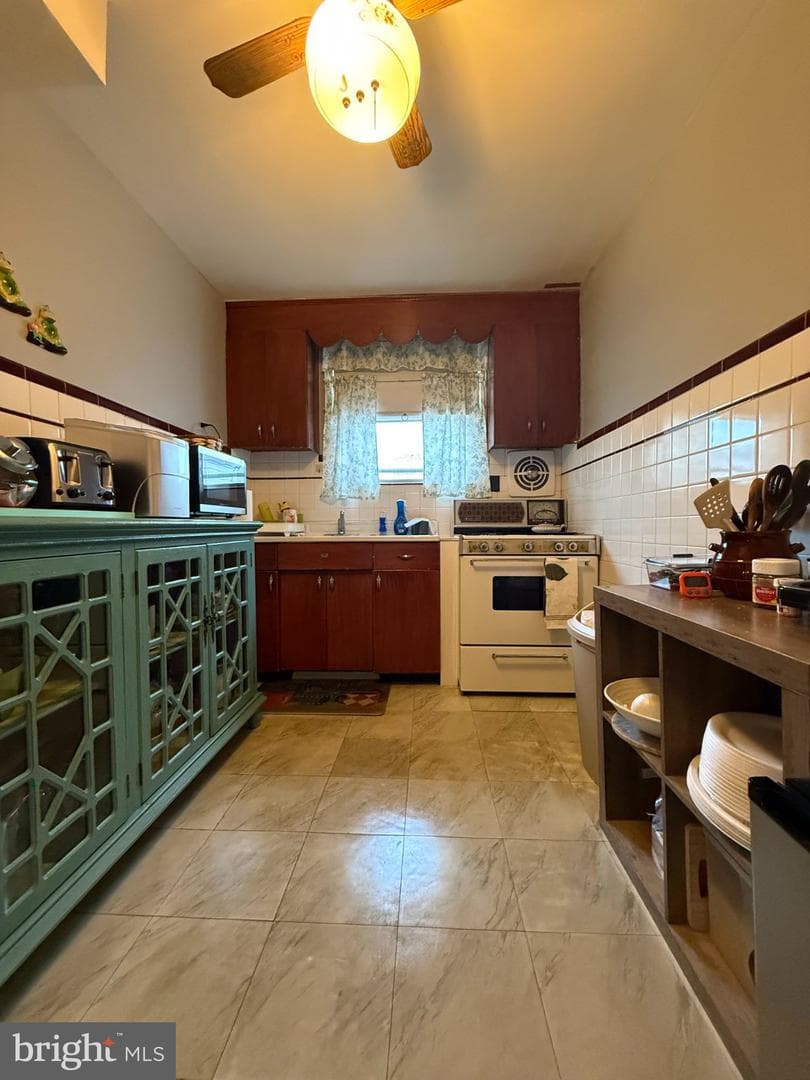 6239 Montague photo 7