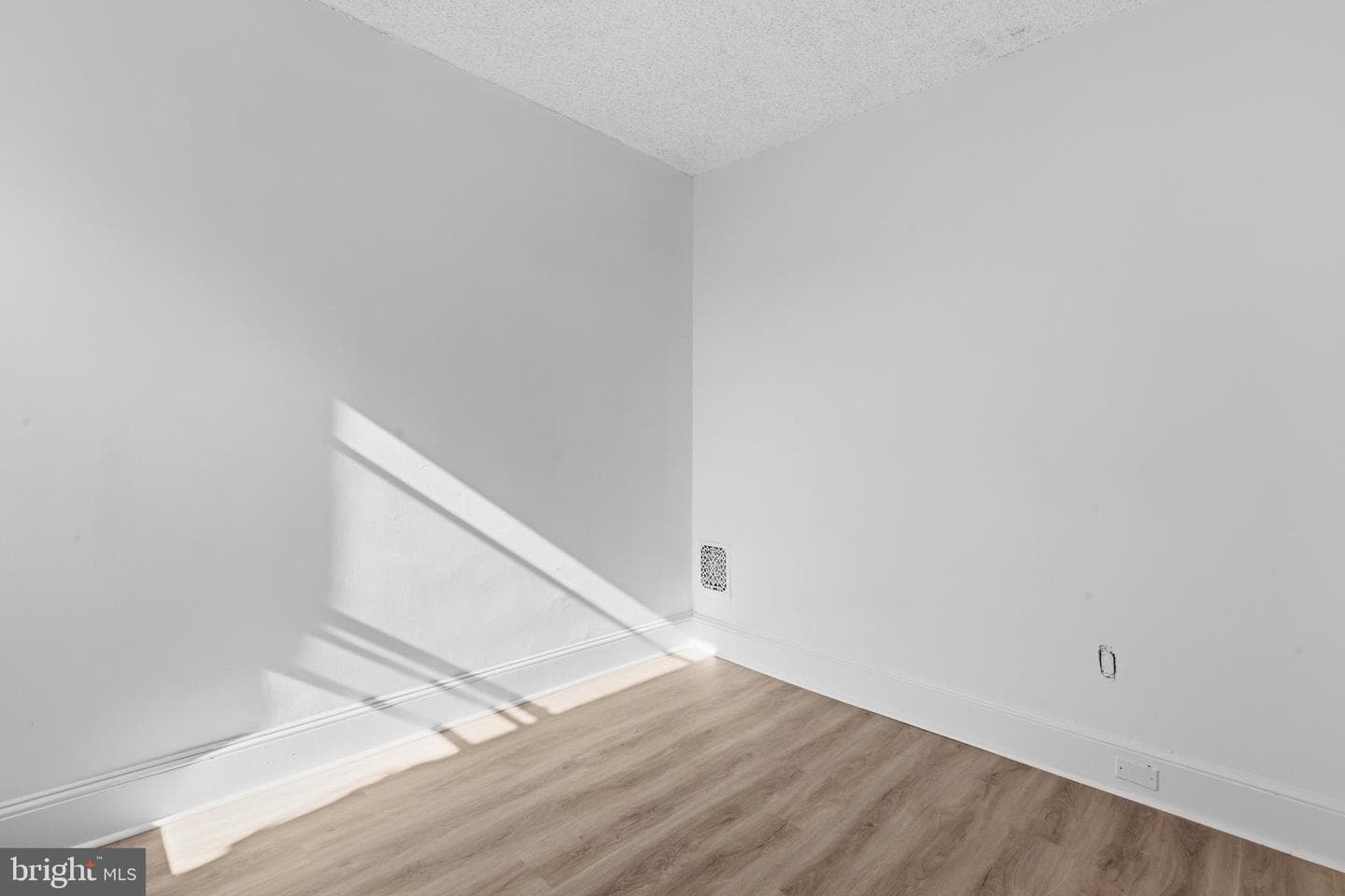4542 N Mole Street photo 18
