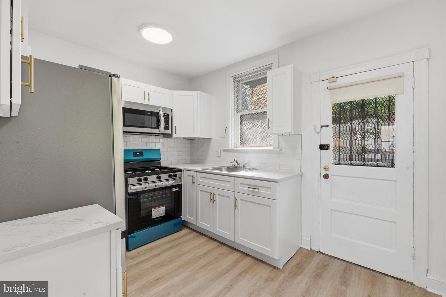 4542 N Mole Street photo 9