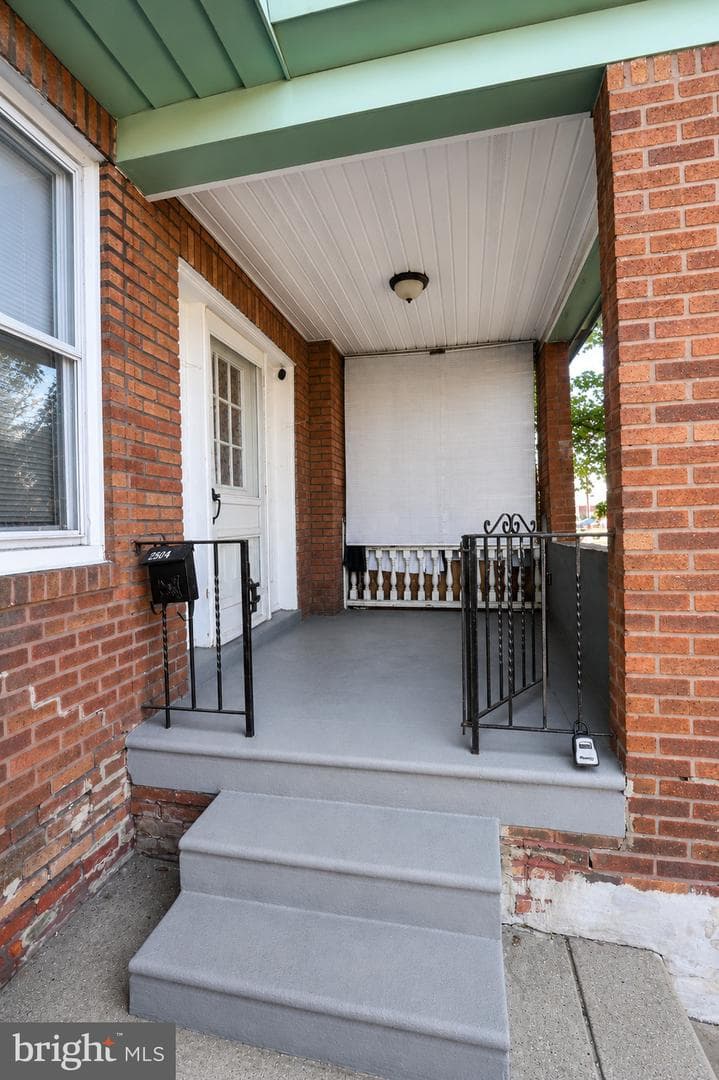 866 Anchor Street photo 4