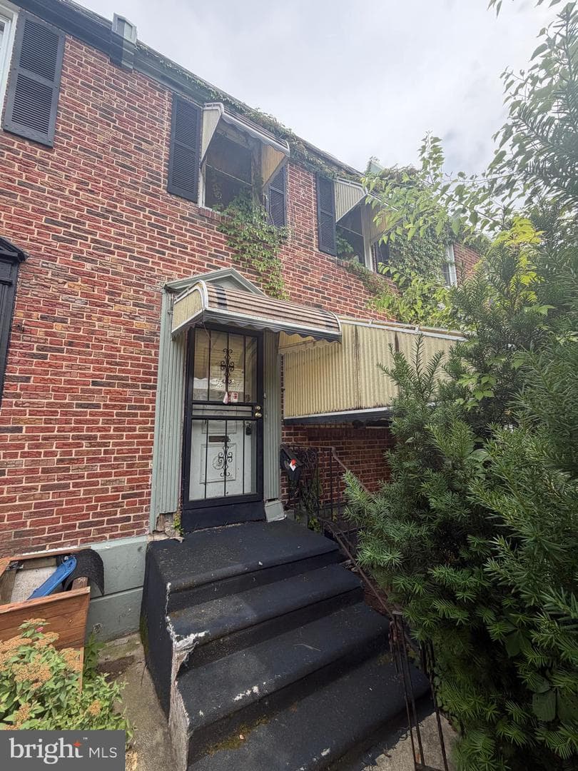 1162 E Phil Ellena Street photo 2