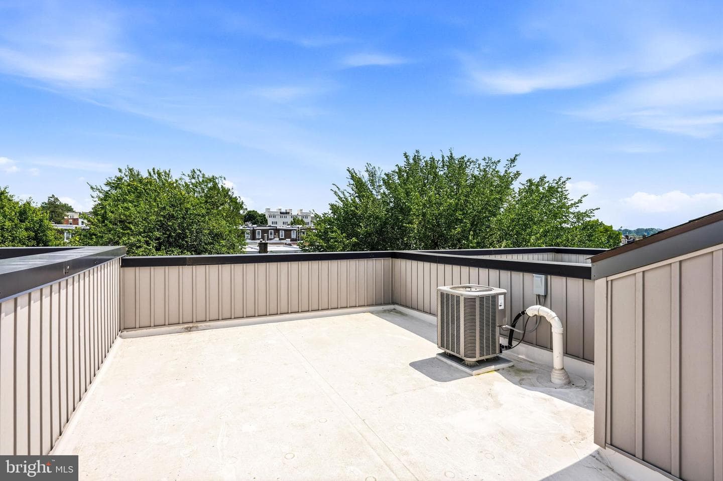 444 Kingsley Street photo 26