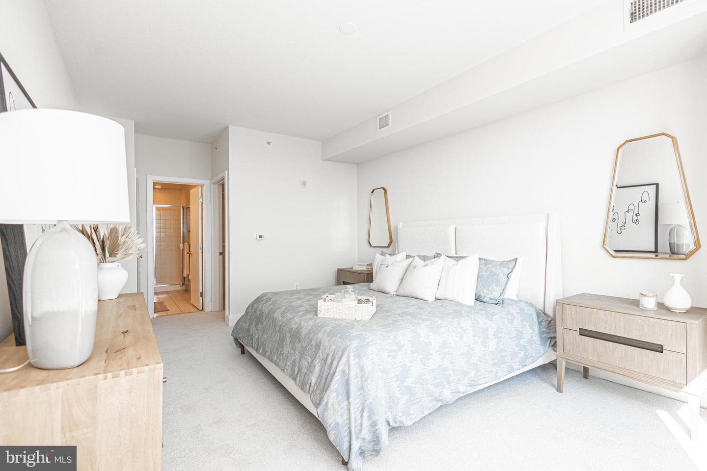 717 S Chris Columbus Boulevard #811 photo 27