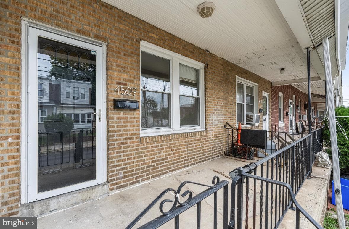 4509 Unruh Avenue photo 3