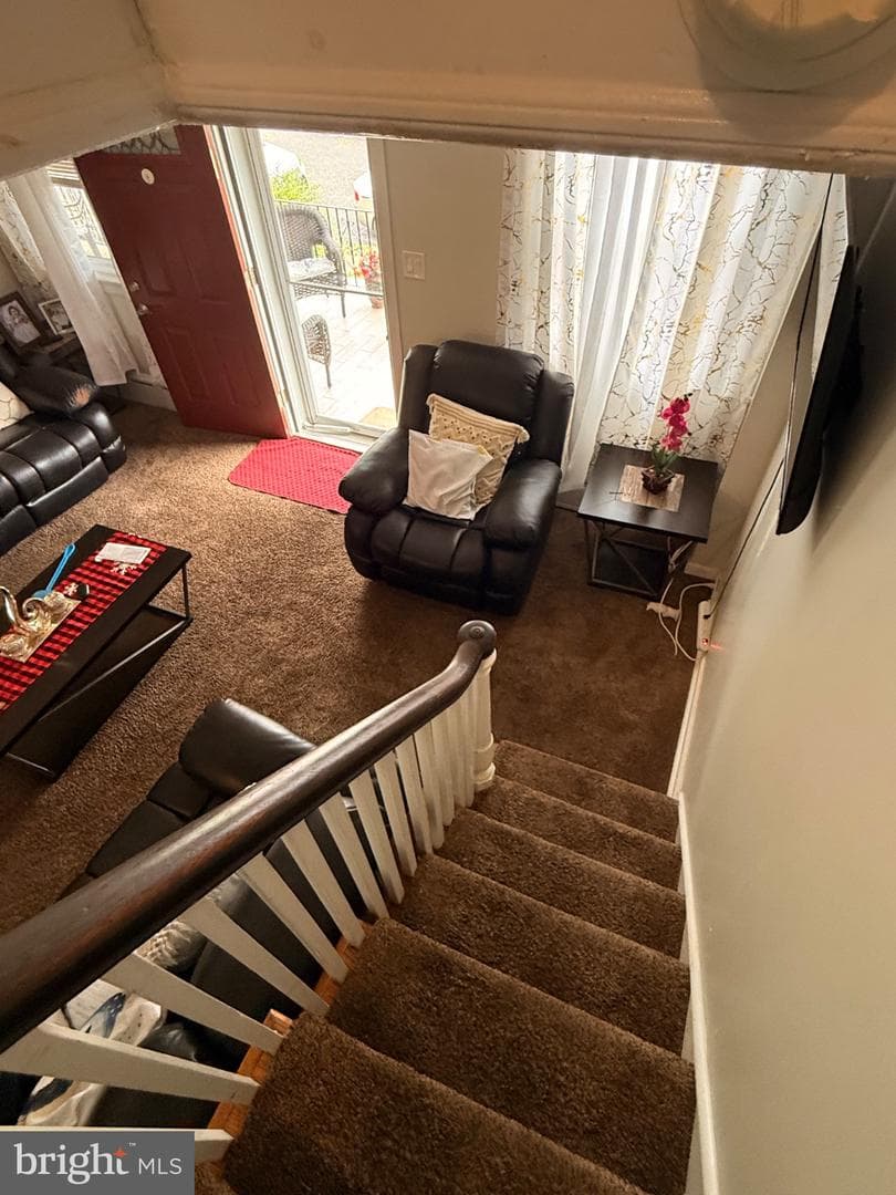 436 Robbins Street photo 4