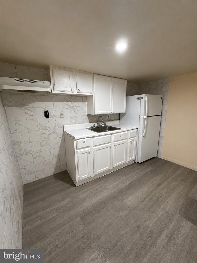 3910 N Marshall Street photo 13