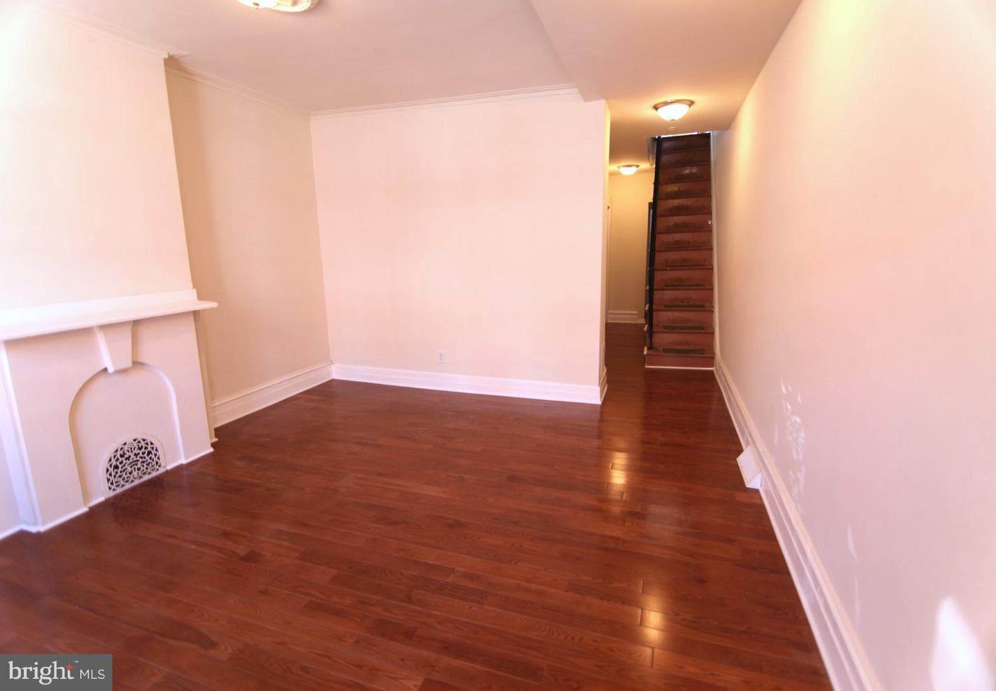 1530 W Fontain Street photo 3
